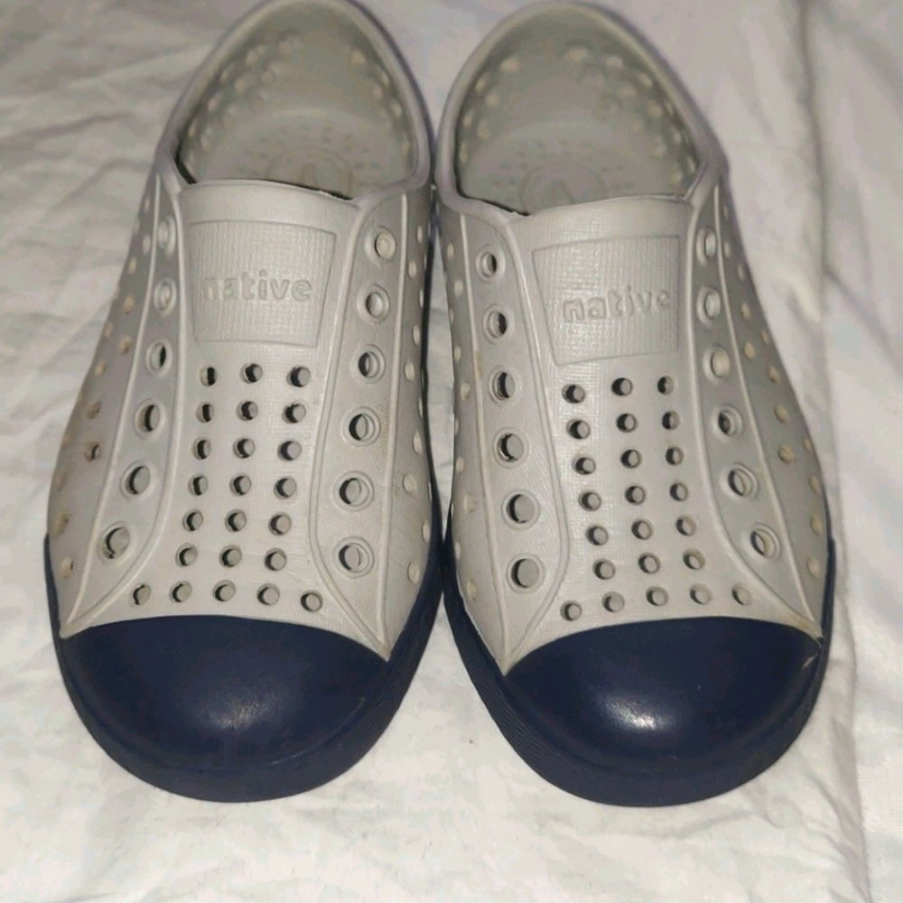 Toddler Native sandals- size 7